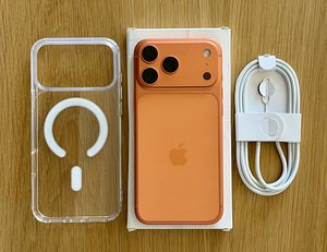 Apple iPhone 17 Pro Max Orange 256GB в хорошем состоянии! Гарантия (1 фото из 10)