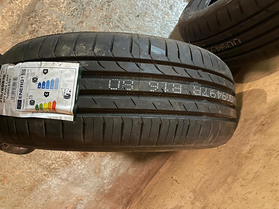 Suverehvid 215/60 R16 2tk.
