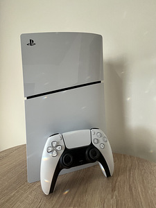 Sony Playstation 5 Slim Digital 825 GB (1 foto / 3)
