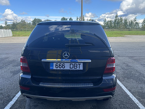 Mercedes Benz ML 280 (3 фото из 12)