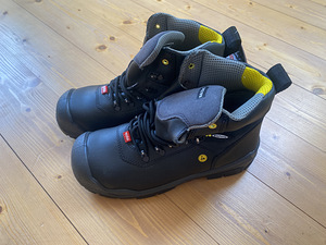 НОВЫЕ! Защитные ботинки Jalas Jupiter S3. (2 фото из 5)