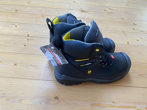 НОВЫЕ! Защитные ботинки Jalas Jupiter S3. (3 фото из 5)