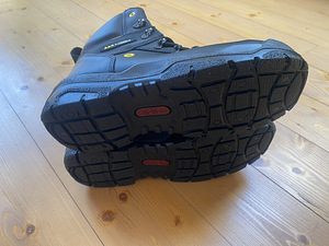 НОВЫЕ! Защитные ботинки Jalas Jupiter S3. (4 фото из 5)
