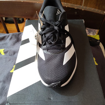 Adidas tossud