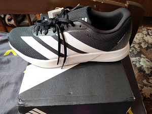 Adidas кроссовки (5 фото из 5)