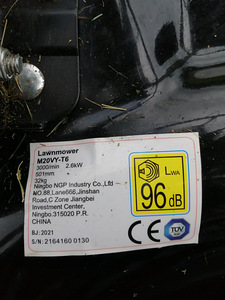 Bensiinimootoriga muruniiduk (2 foto / 5)