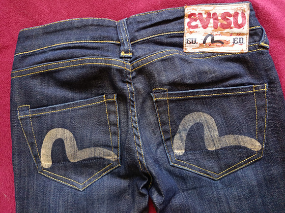 Evisu naiste teksad