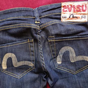 Evisu naiste teksad