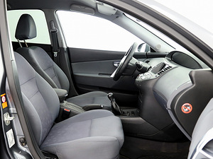 Nissan Primera Comfort 1.8 85kW (6 foto / 7)