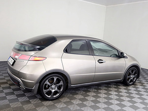 Honda Civic Elegance 1.8 103kW (3 foto / 9)