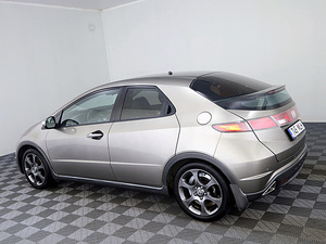 Honda Civic Elegance 1.8 103kW (4 foto / 9)