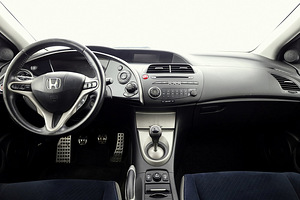 Honda Civic Elegance 1.8 103kW (5 foto / 9)