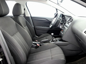 Citroen C4 Elegance 1.4 70kW (6 foto / 7)