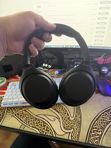 Sony WH-1000XM4 (1 фото из 3)