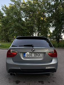BMW (10 фото из 11)