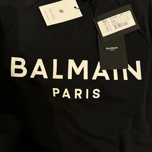 Совершенно новый свитшот Balmain, размер XS, Farfetch (1 фото из 1)