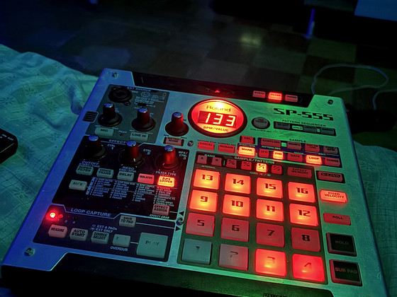 Roland sp-555