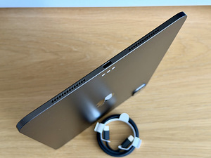 Apple iPad Pro 11 M4 256GB WiFI SpB uueväärne! Aku 100% (4 foto / 8)