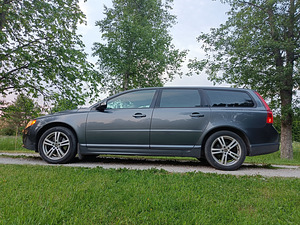 Volvo V70 (1 фото из 3)