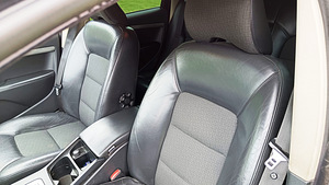 Volvo V70 (2 фото из 4)