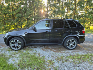 BMW X5 (2 foto / 9)