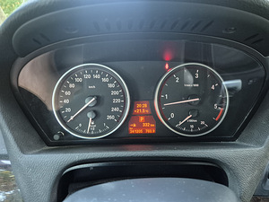 BMW X5 (9 foto / 9)
