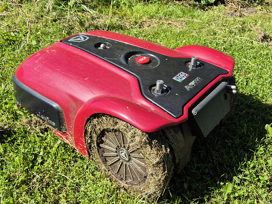2tk Robotniiduk Ambrogio L350- 11 000m2 niidupind kokku!