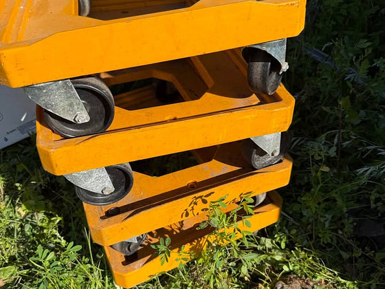 Tugevad transpordialused ratastel / plastikust kärualused –