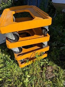Tugevad transpordialused ratastel / plastikust kärualused – (1 foto / 1)
