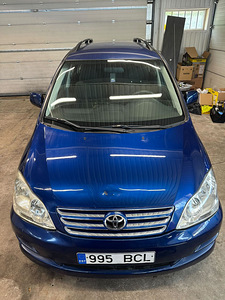 Toyota avensis verso (2 фото из 7)
