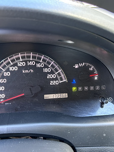 Toyota avensis verso (6 фото из 7)