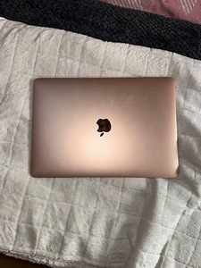 Продам MacBook (1 фото из 6)