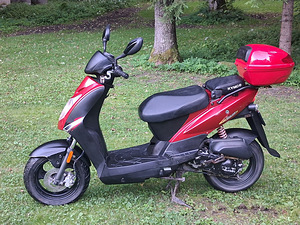 Roller Kymco Agility 50 (2 foto / 9)