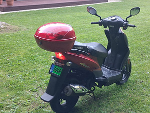 Roller Kymco Agility 50 (5 foto / 9)