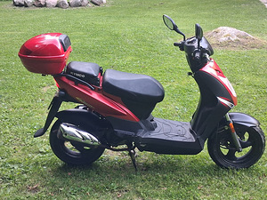 Roller Kymco Agility 50 (6 foto / 9)