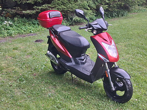 Roller Kymco Agility 50 (7 foto / 9)