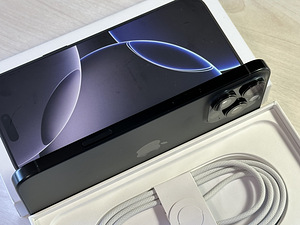 Apple iPhone 16 Pro Max Black 256GB в очень хорошем состоянии. Аккумулятор 90% (2 фото из 10)