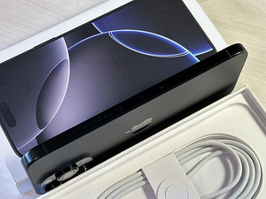 Apple iPhone 16 Pro Max Black 256GB в очень хорошем состоянии. Аккумулятор 90% (3 фото из 10)