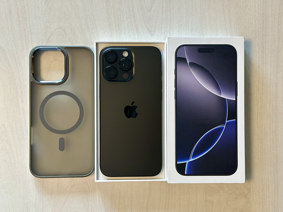 Apple iPhone 16 Pro Max Black 256GB v heas korras. Aku 90%