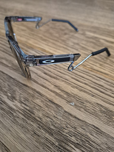 OAKLEY (4 фото из 10)
