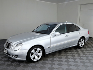 Mercedes-Benz E 200 Avantgarde Facelift ATM 2.1 CDI 100kW (2 foto / 8)