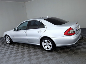 Mercedes-Benz E 200 Avantgarde Facelift ATM 2.1 CDI 100kW (4 foto / 8)
