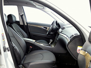 Mercedes-Benz E 200 Avantgarde Facelift ATM 2.1 CDI 100kW (6 foto / 8)