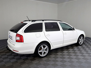 Skoda Octavia Comfortline Facelift 1.4 90kW (3 foto / 8)