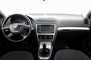 Skoda Octavia Comfortline Facelift 1.4 90kW (5 foto / 8)