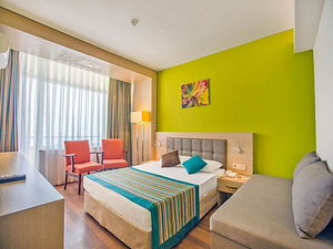 MIRA MERIDIA BEACH HOTEL (2 foto / 9)
