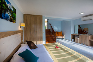 MIRA MERIDIA BEACH HOTEL (6 foto / 9)