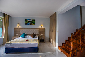 MIRA MERIDIA BEACH HOTEL (7 foto / 9)