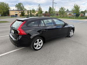 Volvo V60 (5 фото из 14)
