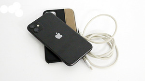 Смартфон iPhone 11 64GB (3 фото из 3)